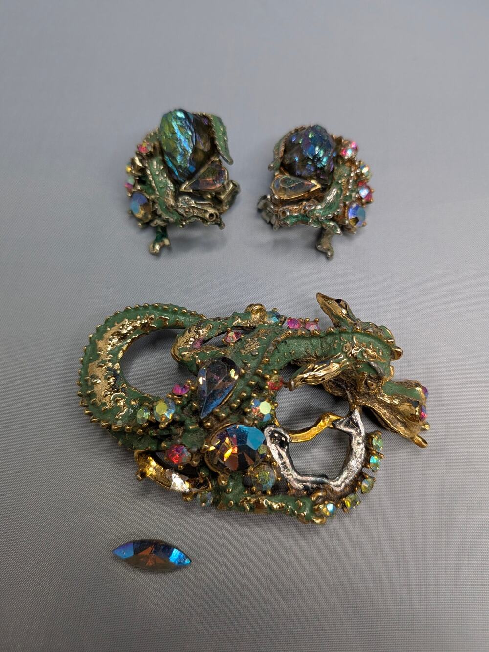 HAR - RARE STUNNING DRAGON BROOCH AND CLIP EARRING SET!
